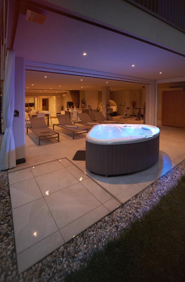 Penthouse & Garden - Luxury Apartment Postal / Burgstall Exterior photo